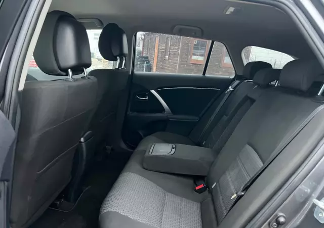 TOYOTA Avensis 2.0 D-4D Premium