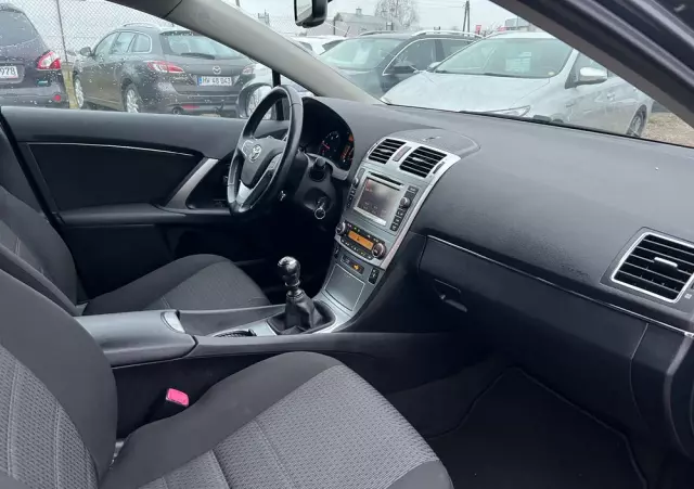 TOYOTA Avensis 2.0 D-4D Premium