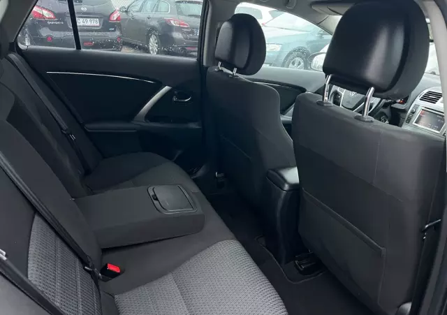 TOYOTA Avensis 2.0 D-4D Premium