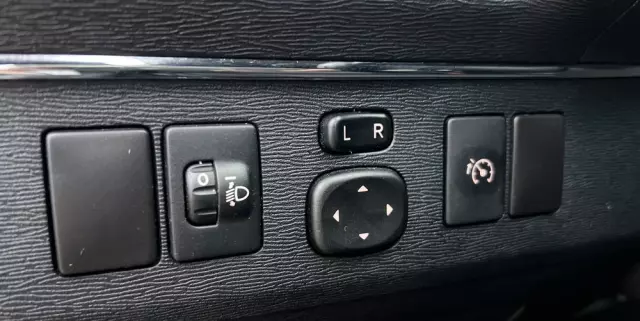 TOYOTA Avensis 2.0 D-4D Premium