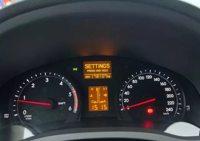 TOYOTA Avensis 2.0 D-4D Premium