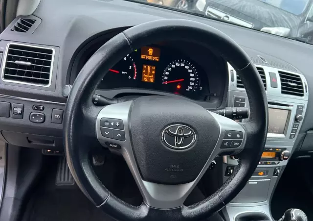 TOYOTA Avensis 2.0 D-4D Premium