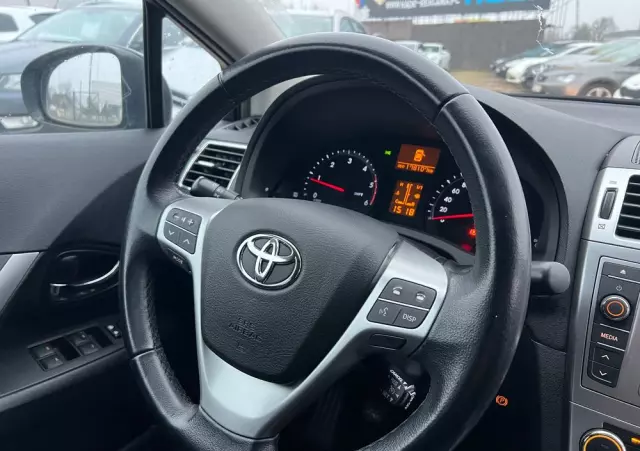 TOYOTA Avensis 2.0 D-4D Premium