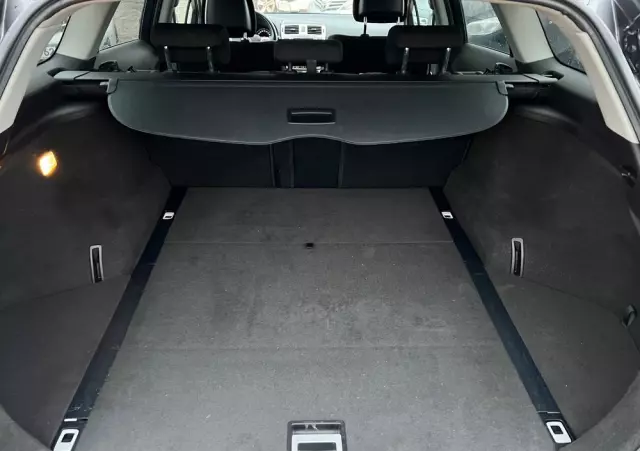 TOYOTA Avensis 2.0 D-4D Premium