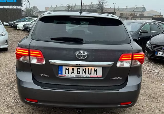 TOYOTA Avensis 2.0 D-4D Premium