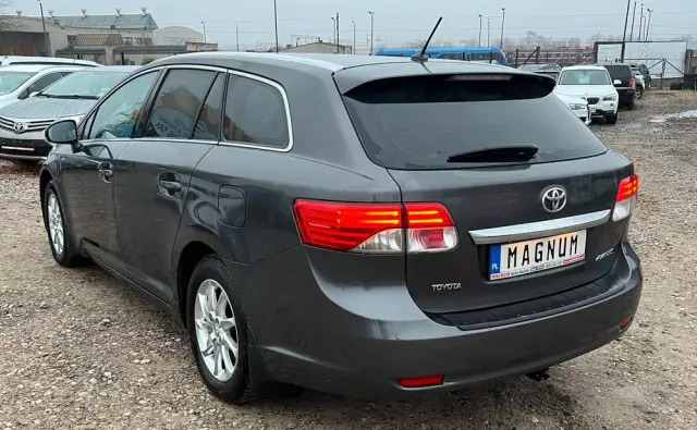 TOYOTA Avensis 2.0 D-4D Premium