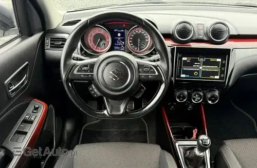 SUZUKI Swift 