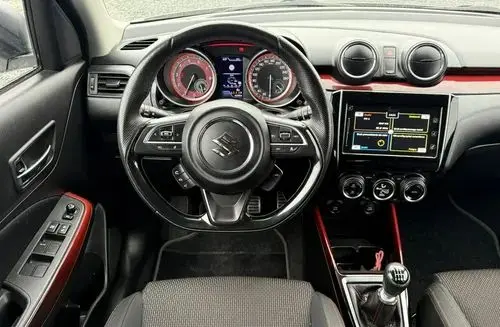 SUZUKI Swift 
