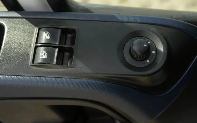 IVECO Iveco DAILY 35-180 Mroźnia +25/-25 * 7 PALET * THERMOK V300 MAX * Salon PL HIMATIC 