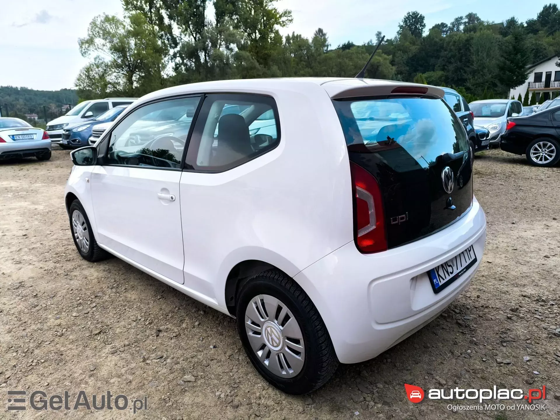 VOLKSWAGEN Up! 