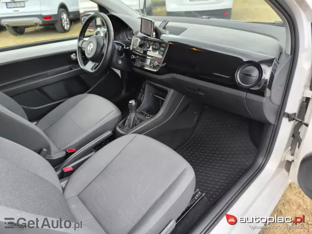 VOLKSWAGEN Up! 