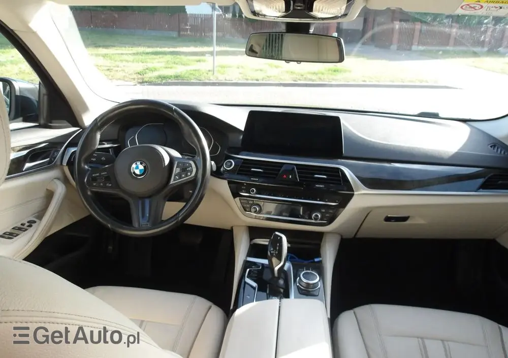 BMW Seria 5 520d Luxury Line