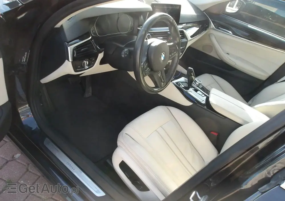 BMW Seria 5 520d Luxury Line