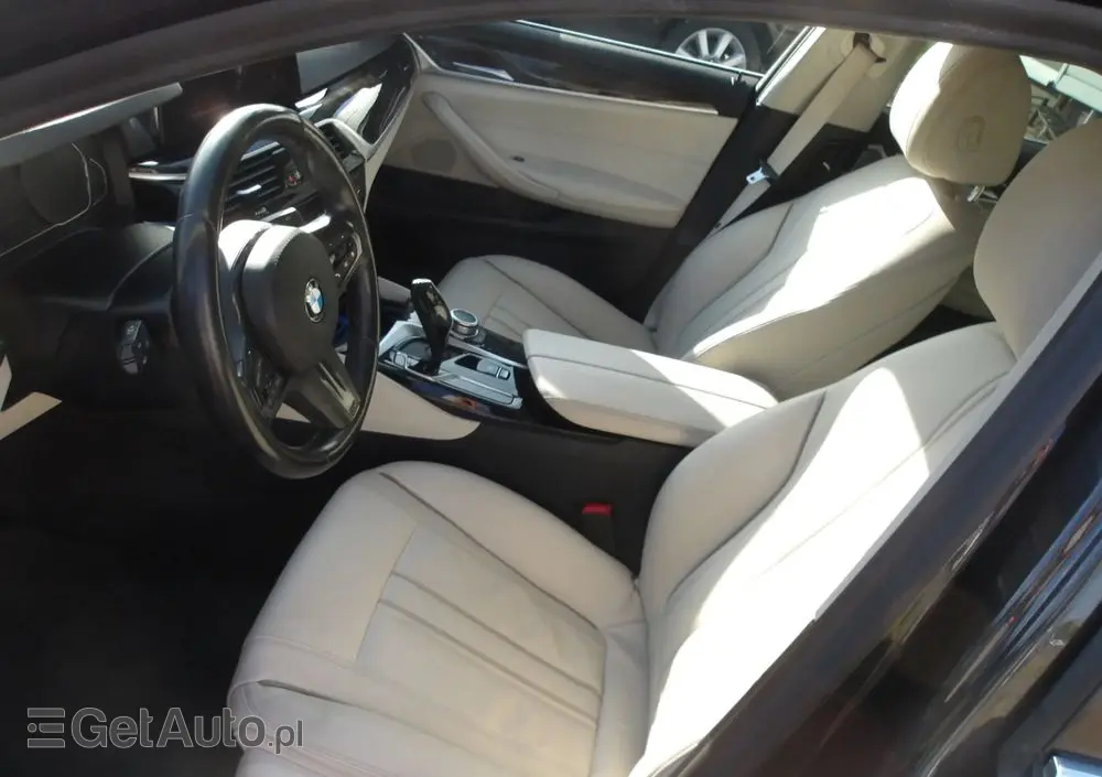 BMW Seria 5 520d Luxury Line