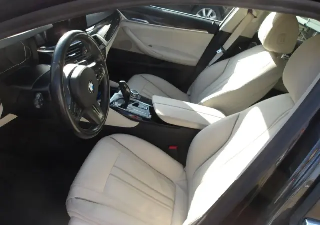 BMW Seria 5 520d Luxury Line