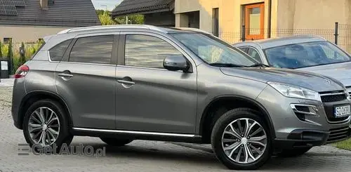 PEUGEOT 4008 