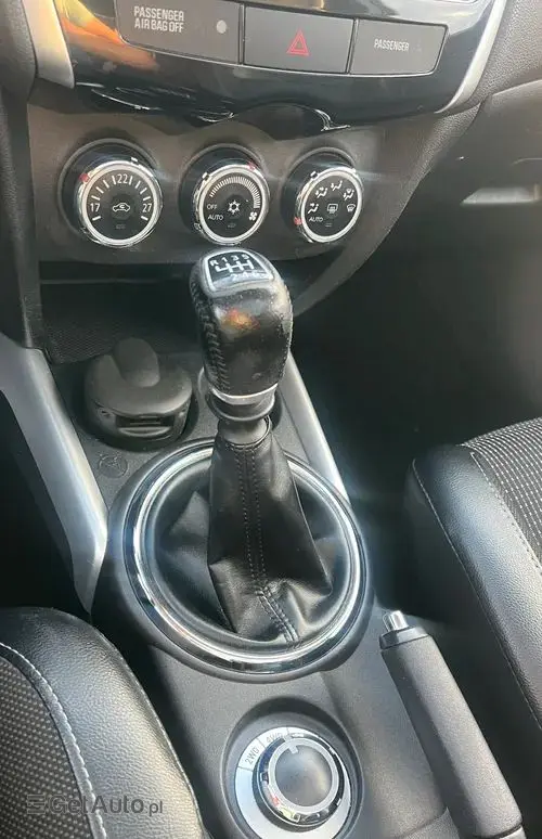 PEUGEOT 4008 
