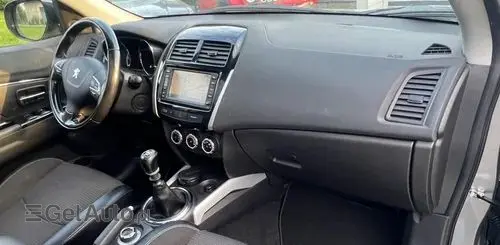 PEUGEOT 4008 