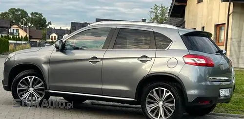 PEUGEOT 4008 