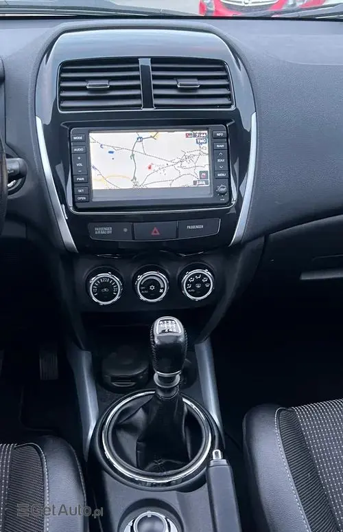PEUGEOT 4008 