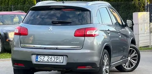 PEUGEOT 4008 