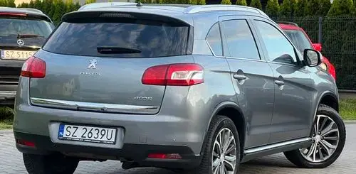 PEUGEOT 4008 