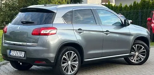 PEUGEOT 4008 