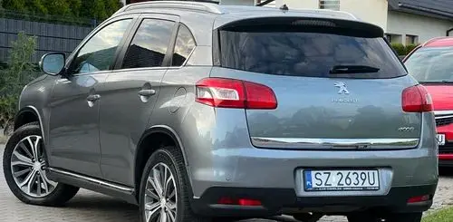 PEUGEOT 4008 