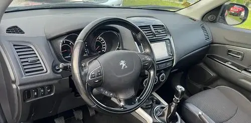 PEUGEOT 4008 