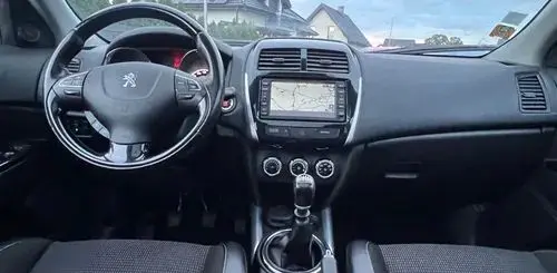 PEUGEOT 4008 