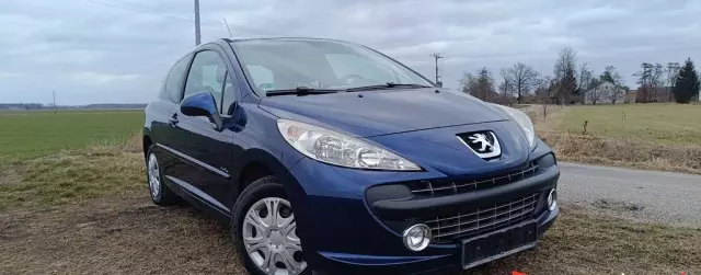 PEUGEOT 207 
