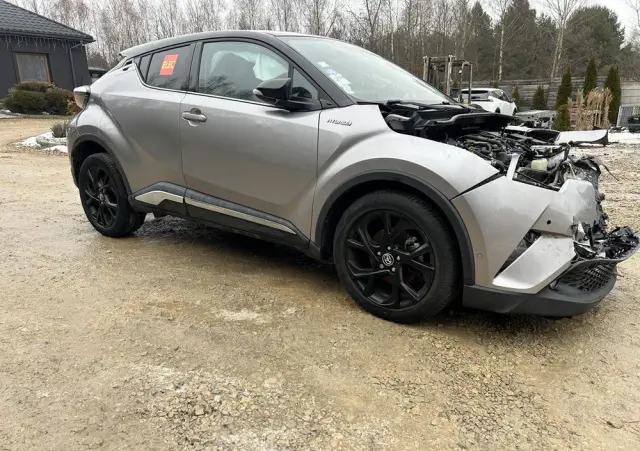 TOYOTA C-HR 