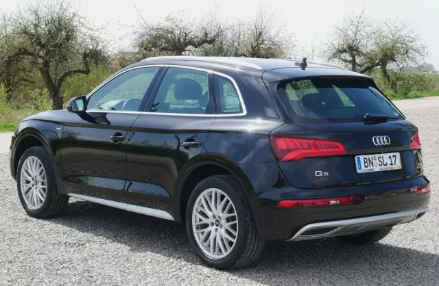 AUDI Q5 
