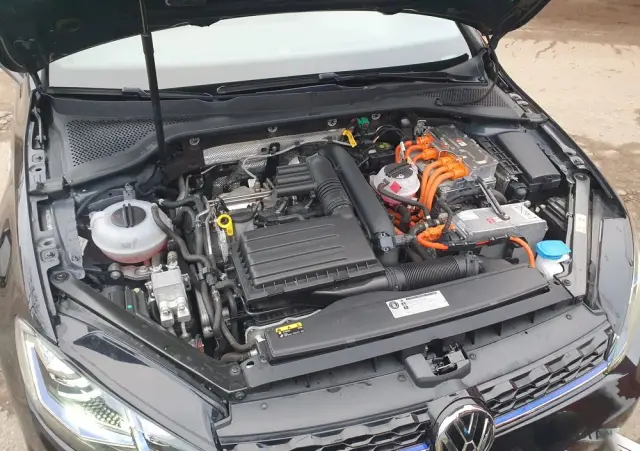 VOLKSWAGEN Golf 1.4 GTE Plug-In-Hybrid DSG