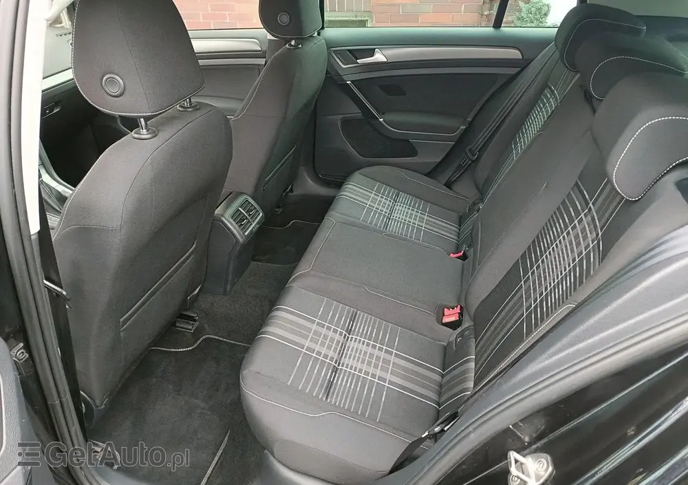 VOLKSWAGEN Golf 1.4 TSI BlueMotion Technology Lounge