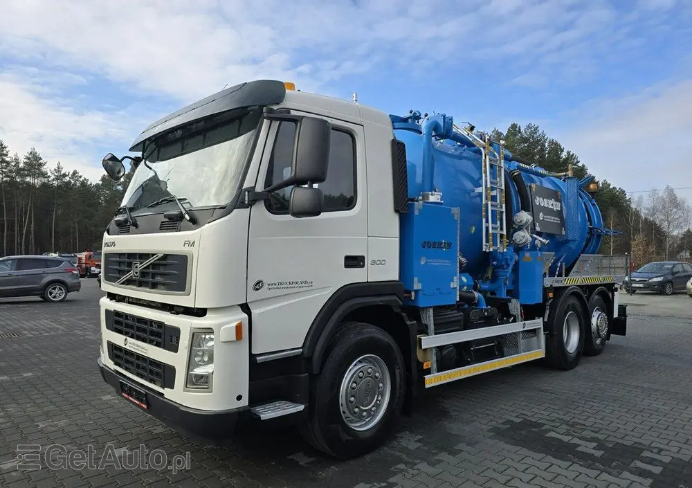 VOLVO 2009 JOSKIN WUKO do zbierania odpadów płynnych 
