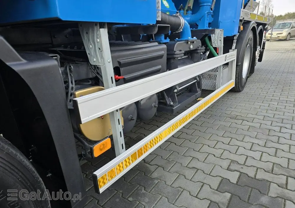 VOLVO 2009 JOSKIN WUKO do zbierania odpadów płynnych 