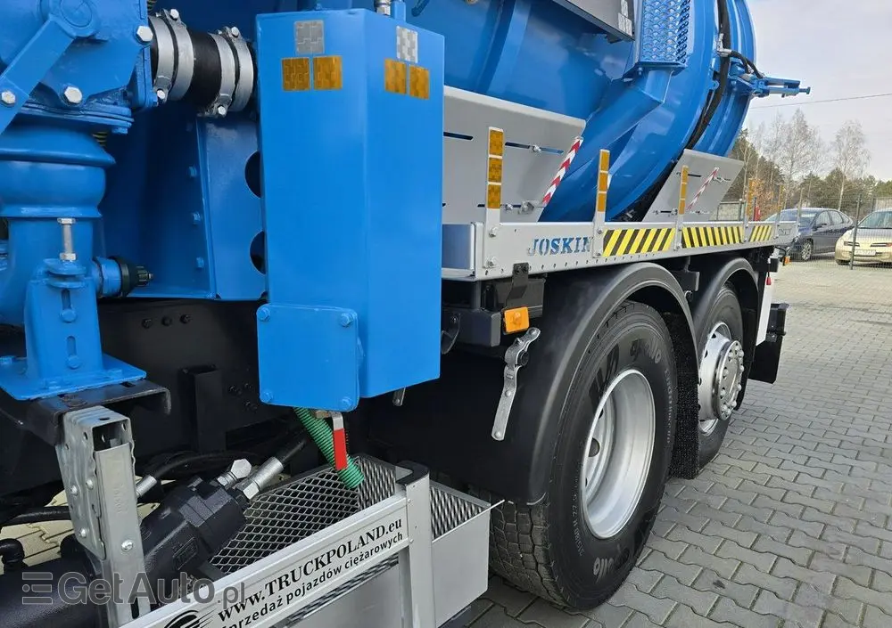 VOLVO 2009 JOSKIN WUKO do zbierania odpadów płynnych 