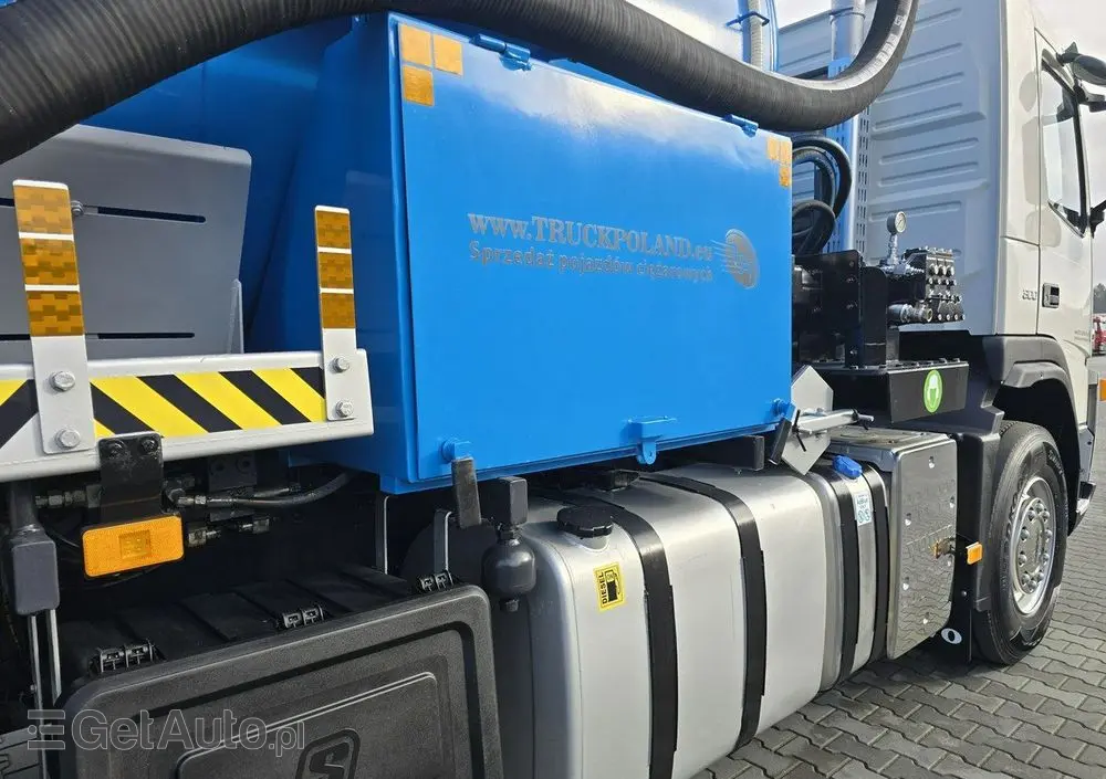 VOLVO 2009 JOSKIN WUKO do zbierania odpadów płynnych 