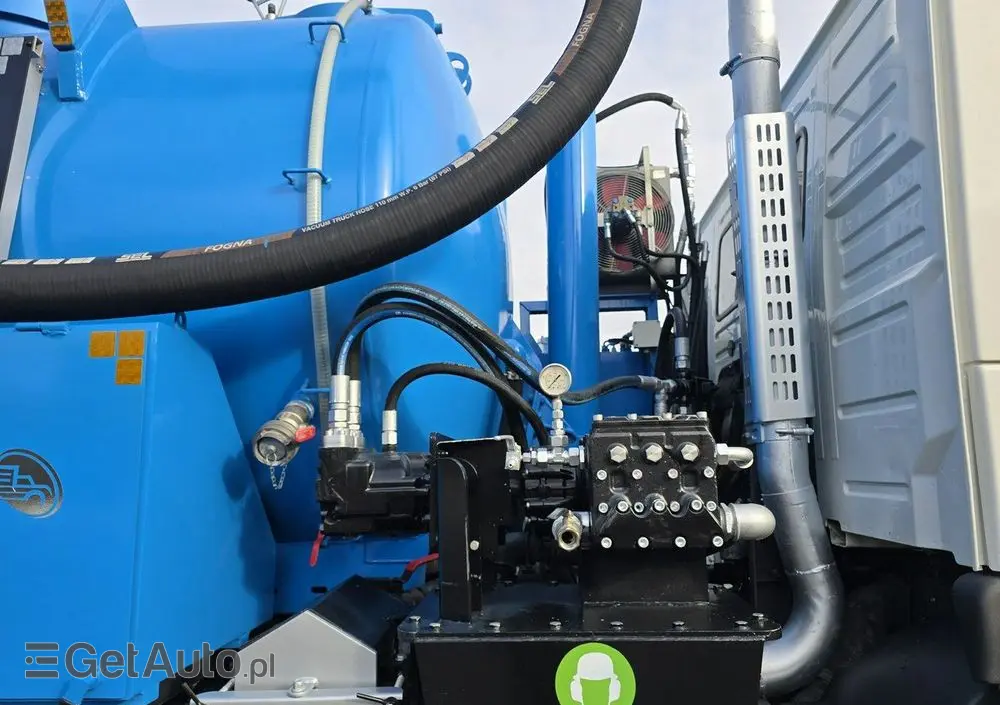 VOLVO 2009 JOSKIN WUKO do zbierania odpadów płynnych 