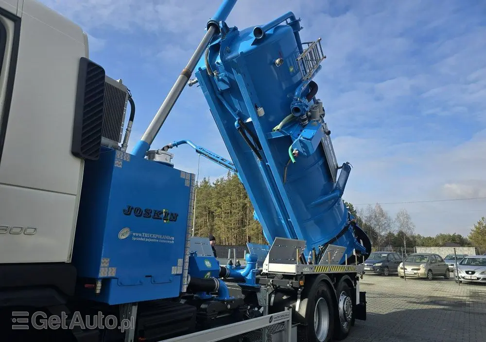 VOLVO 2009 JOSKIN WUKO do zbierania odpadów płynnych 