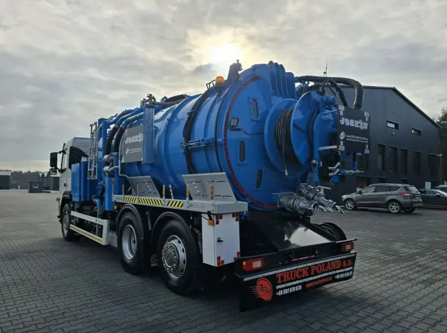 VOLVO 2009 JOSKIN WUKO do zbierania odpadów płynnych 