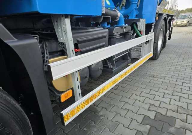 VOLVO 2009 JOSKIN WUKO do zbierania odpadów płynnych 