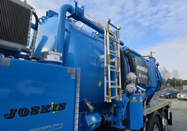 VOLVO 2009 JOSKIN WUKO do zbierania odpadów płynnych 