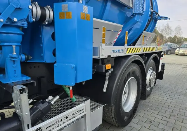 VOLVO 2009 JOSKIN WUKO do zbierania odpadów płynnych 