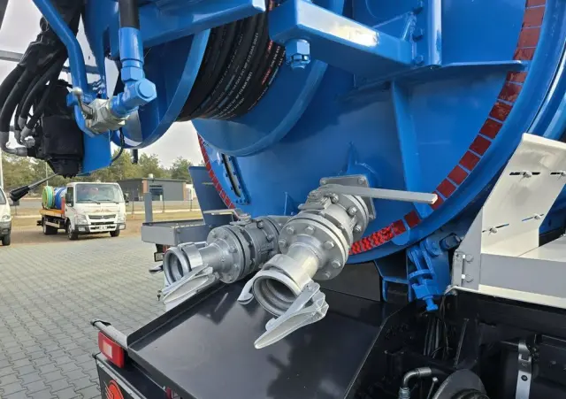 VOLVO 2009 JOSKIN WUKO do zbierania odpadów płynnych 