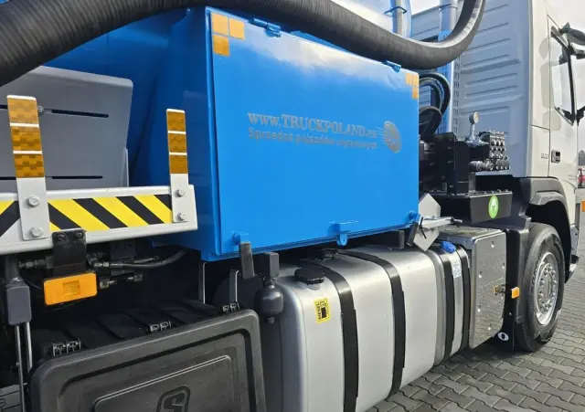 VOLVO 2009 JOSKIN WUKO do zbierania odpadów płynnych 