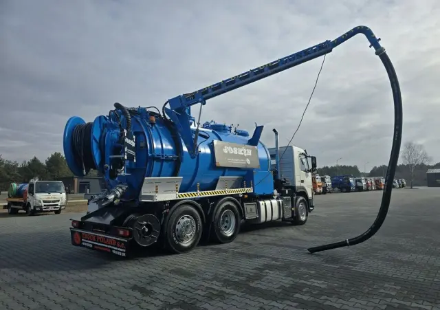 VOLVO 2009 JOSKIN WUKO do zbierania odpadów płynnych 