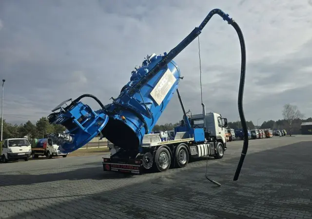 VOLVO 2009 JOSKIN WUKO do zbierania odpadów płynnych 