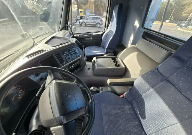 VOLVO 2009 JOSKIN WUKO do zbierania odpadów płynnych 